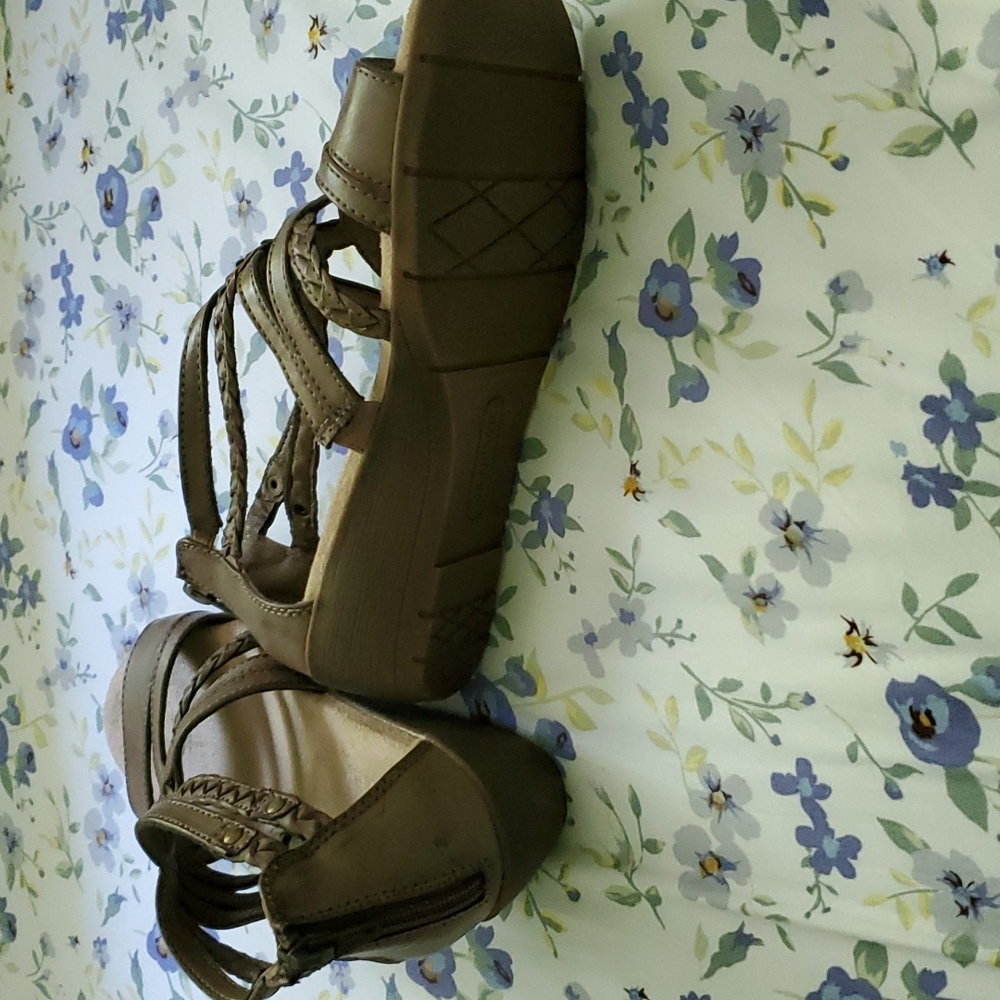 Sandals - Picture 2 of 5